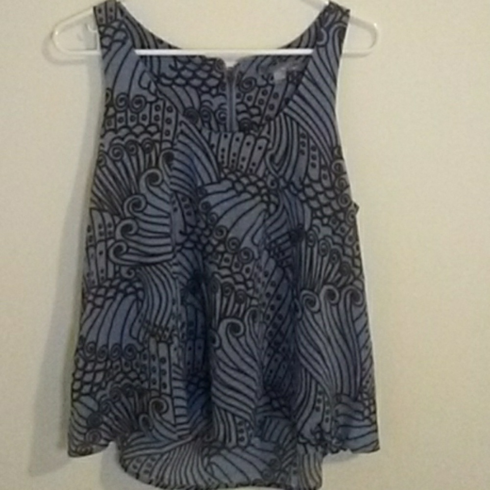 Love 21 woman's blue patterned top size S
